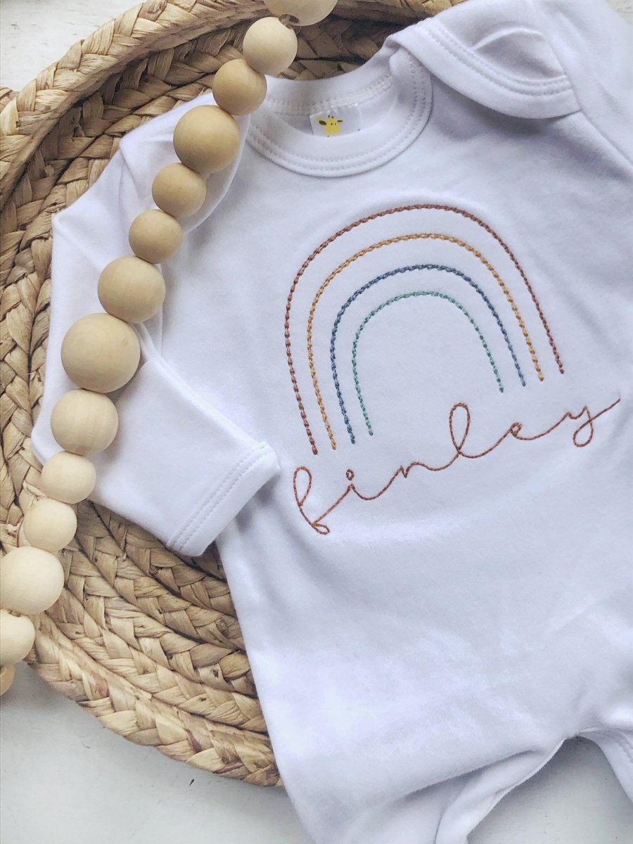 Personalized rainbow IVF baby romper, custom name coming home outfit, annoucement baby shower gift - BabiChic