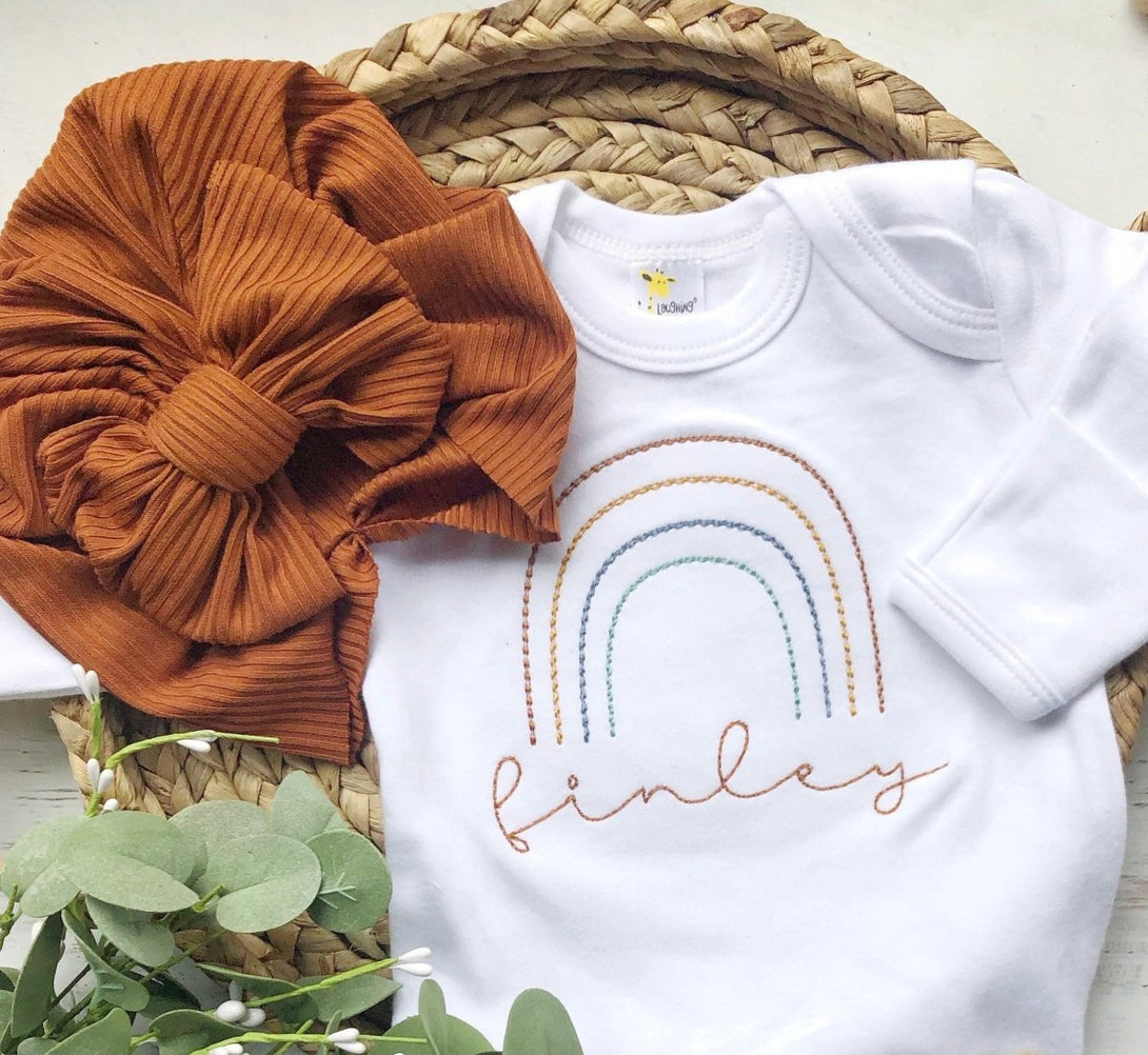 Personalized rainbow IVF baby romper, custom name coming home outfit, annoucement baby shower gift - BabiChic