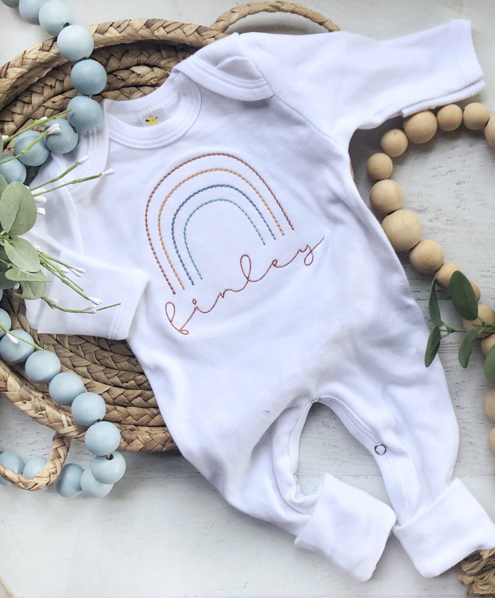 Personalized rainbow IVF baby romper, custom name coming home outfit, annoucement baby shower gift - BabiChic