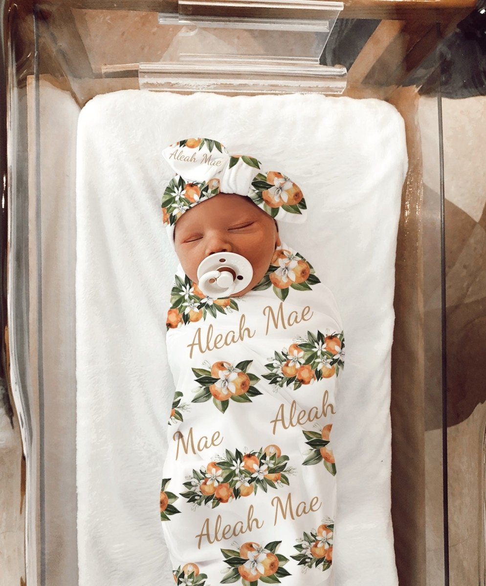 NAME PEACH SWADDLE Blanket Personalized Cutie Peach Baby Shower Gift Baby Newborn Girl Coming Home Outfit Take Home Hospital Photo Floral - BabiChic