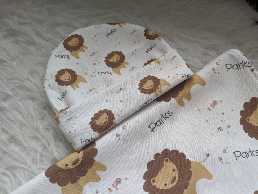 Personalized baby blanket and fold over hat, baby Lion personalized name swaddle, newborn baby girl baby boy, baby shower arrival baby gift - BabiChic