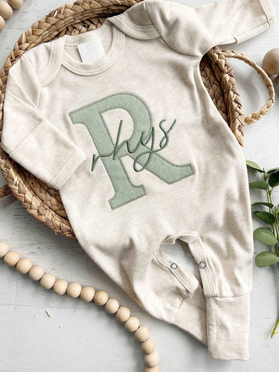 Personalized Baby Romper & Hat Set, Newborn Coming Home Outfit, Embroidered Baby Name, Baby Shower Gift - BabiChic