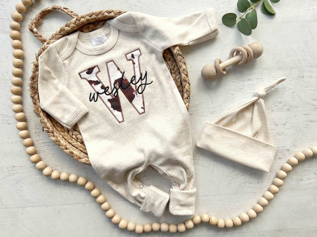 Personalized neutral baby romper and hat set, custom infant boy coming home outfit - BabiChic
