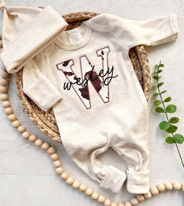Personalized neutral baby romper and hat set, custom infant boy coming home outfit - BabiChic