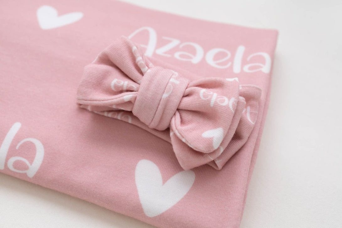 Personalized Swaddle Blanket, Baby Girl Blanket Set, Custom Baby Hat, Newborn Bow, Baby Bow, Baby Name Blanket, Baby Swaddle, shower gift - BabiChic